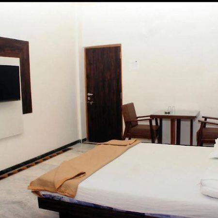 Hotel Central Park Ulhasnagar Exterior photo
